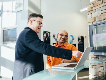 pexels-linkedin-sales-navigator-2182981 pexels-linkedin-sales-navigator-2182981